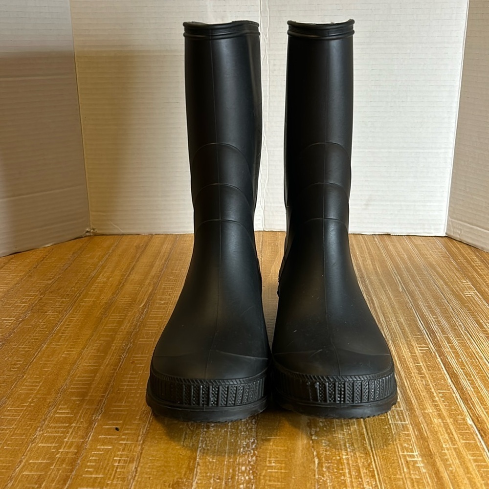 Kamik rain boots size 6 black! Never worn!